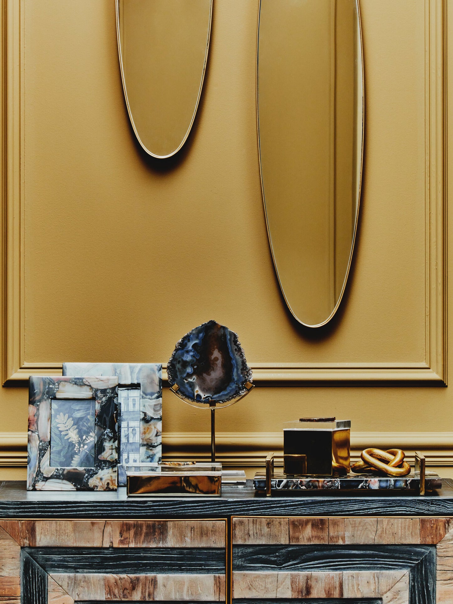 Luxe Decor Black Gold Agate Modern Sculpture
