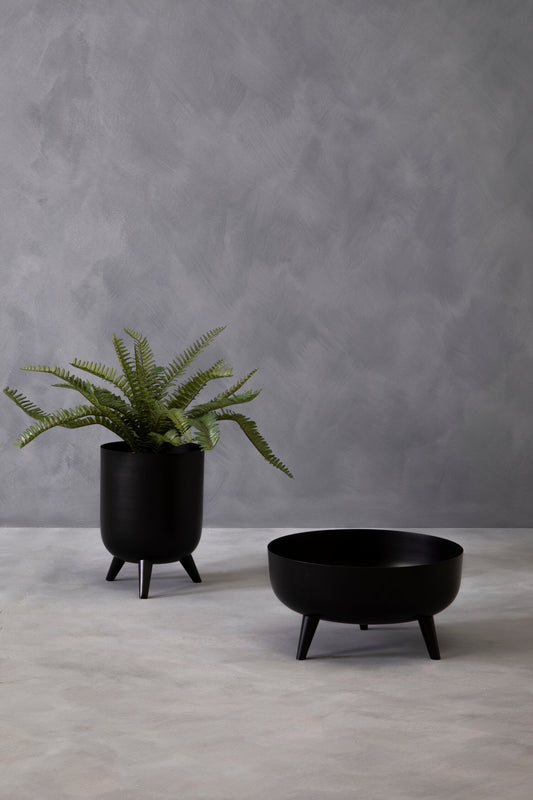 Jessie Black Footed Planter