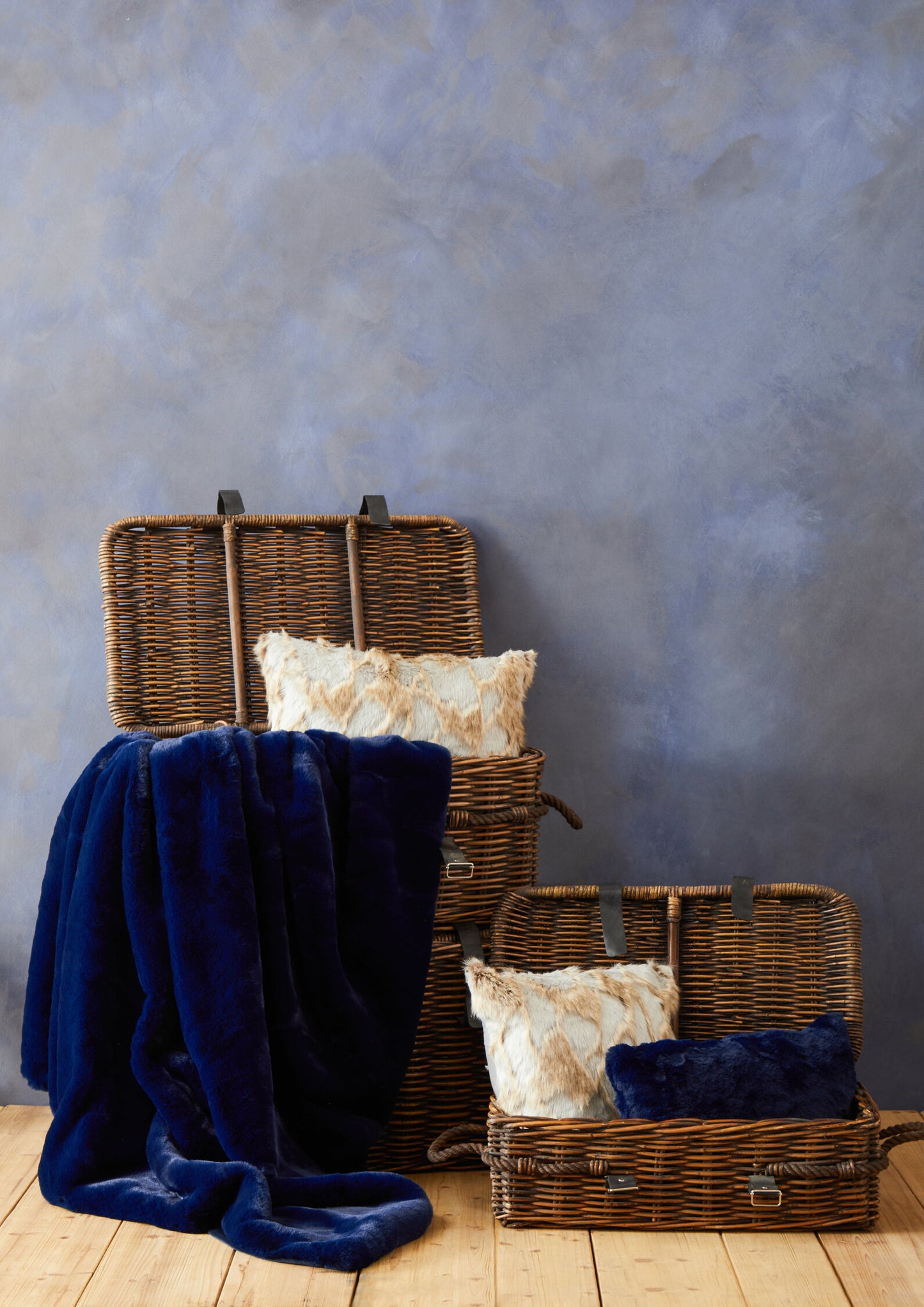 Nomad Lamina Navy Blue Faux Fur Throw