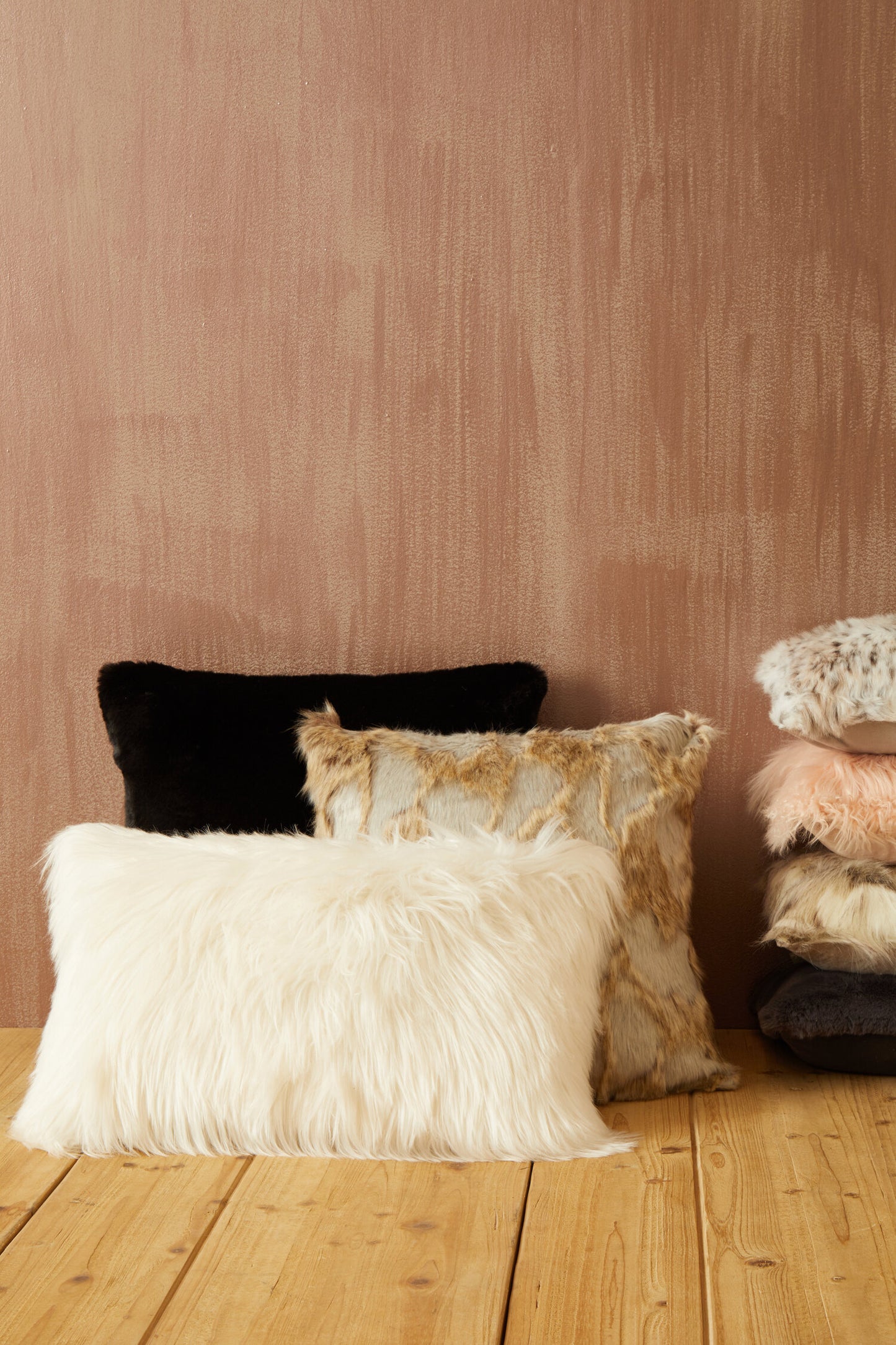 Nomad Lamina Cream Fur Cushion
