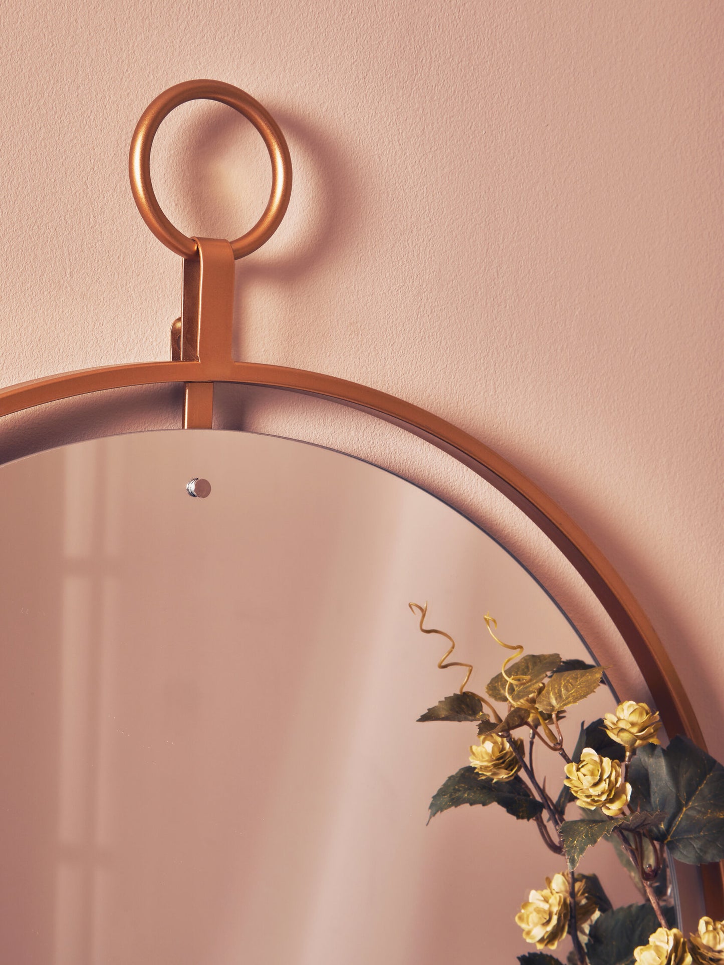 Arabia Luxe Gold Wall Mirror with Ring