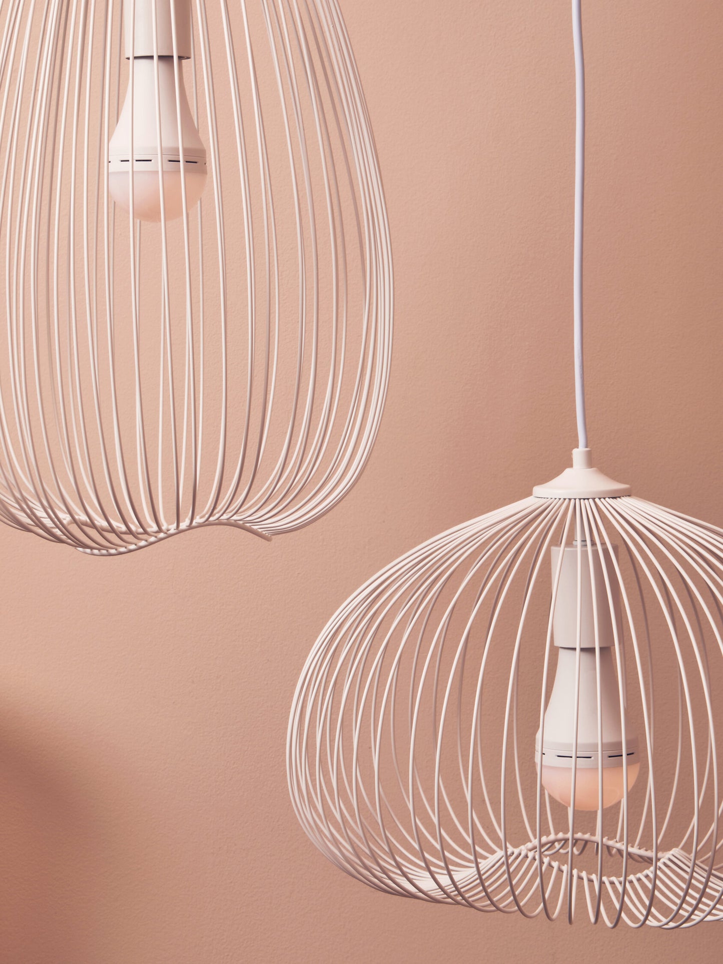 Industrial White Metal 1 Bulb Pendant Light