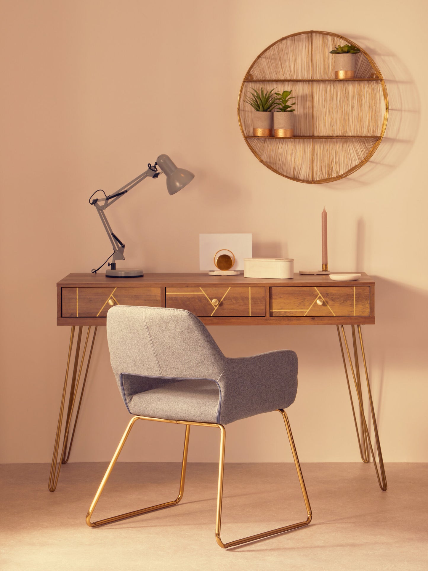 Artemis Gold Wire Round Wall Shelf