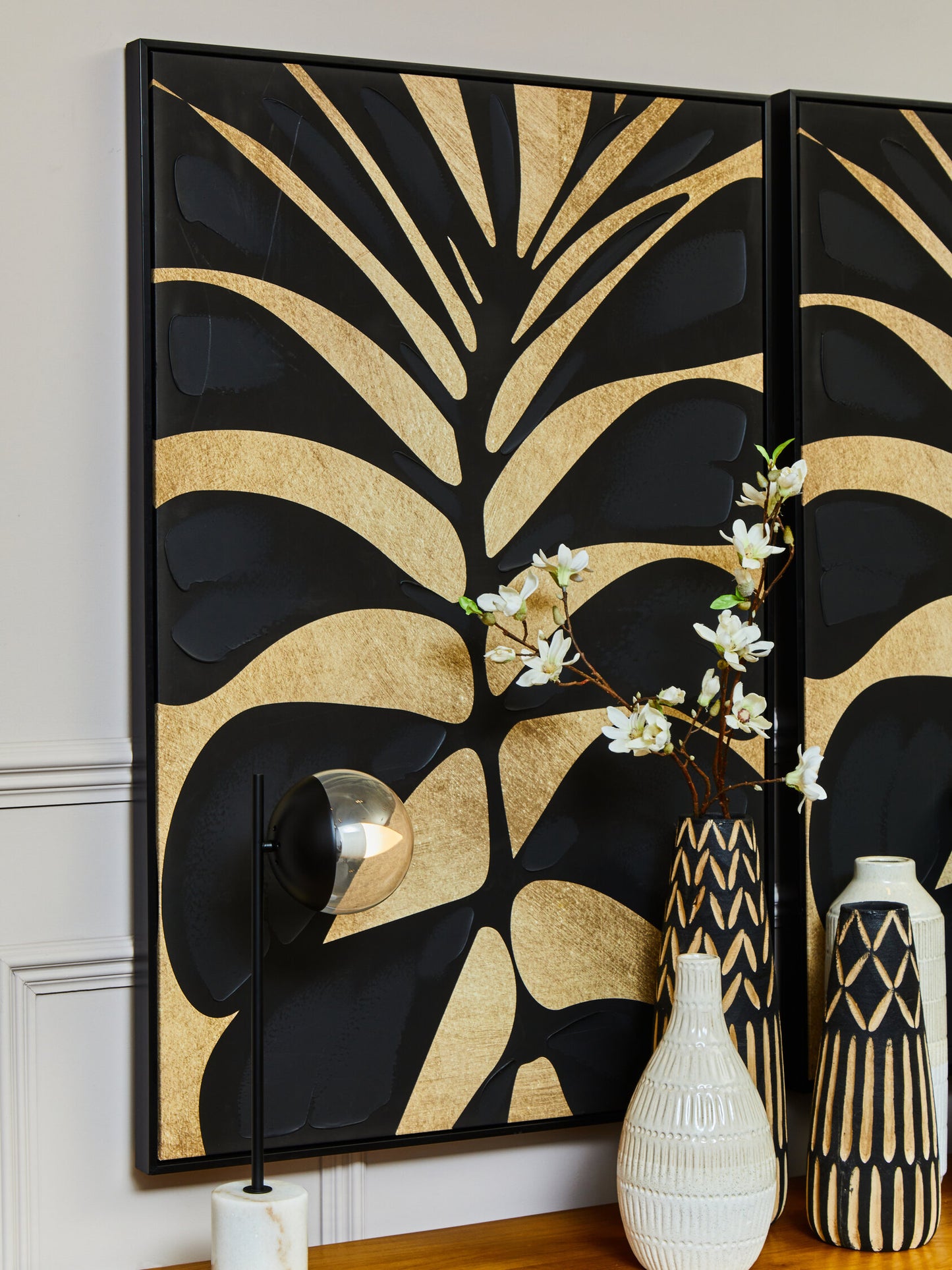 Galleria Canvas Black Leaf Design Wall Art
