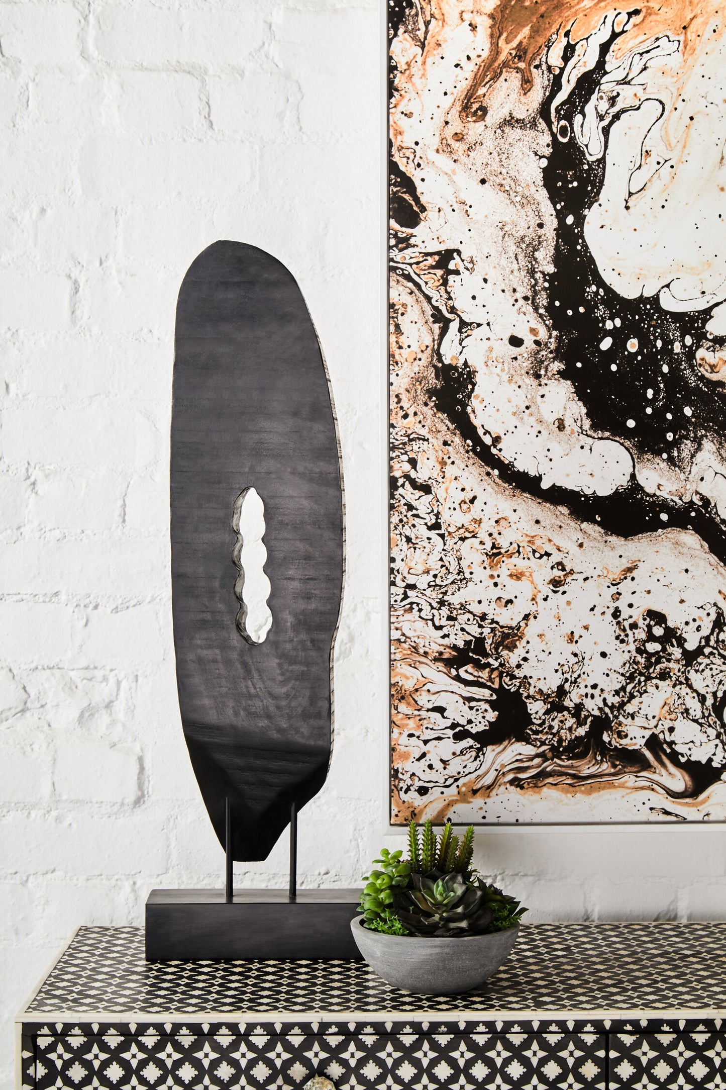 Luxe Decor Rustic Black Vertical Mango Wood Slice Sculpture