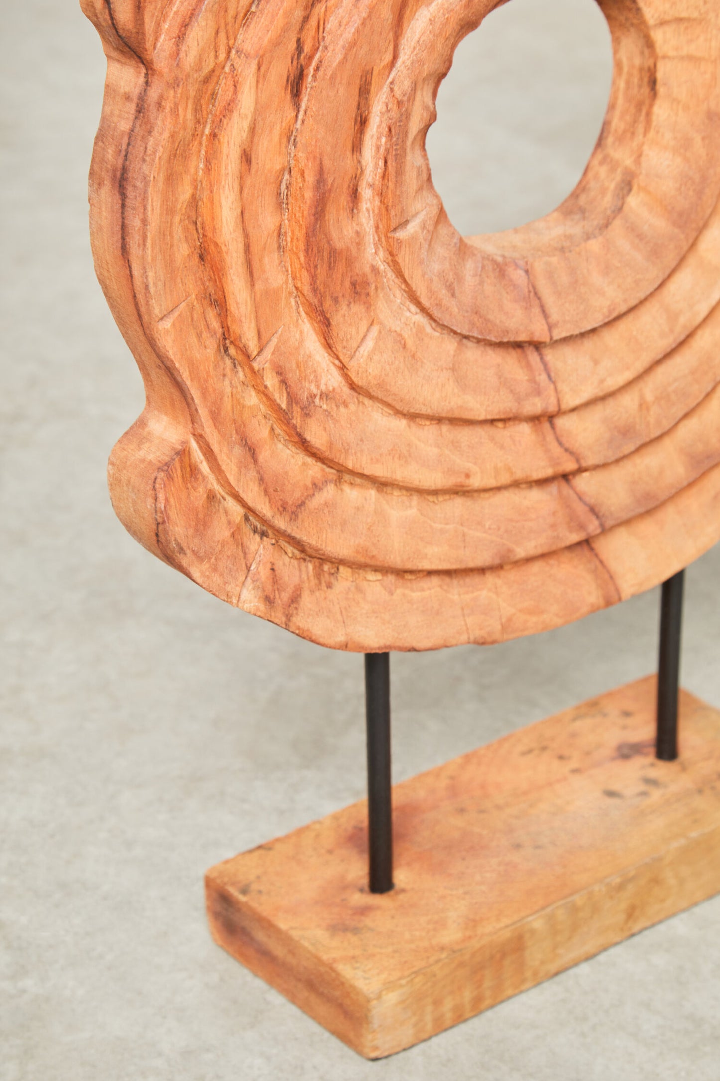 Luxe Decor Mango Wood Ring Sculpture