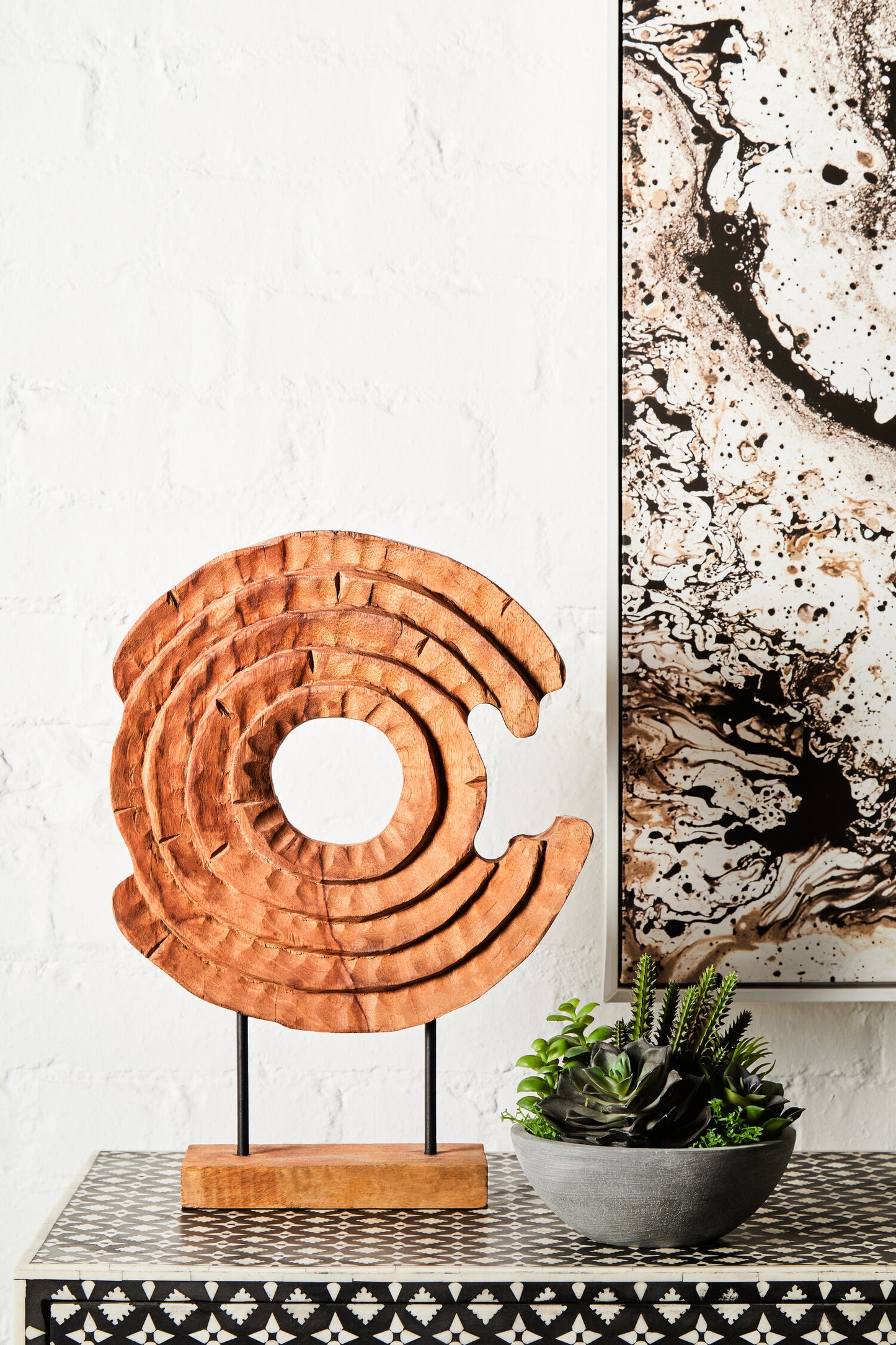 Luxe Decor Mango Wood Ring Sculpture