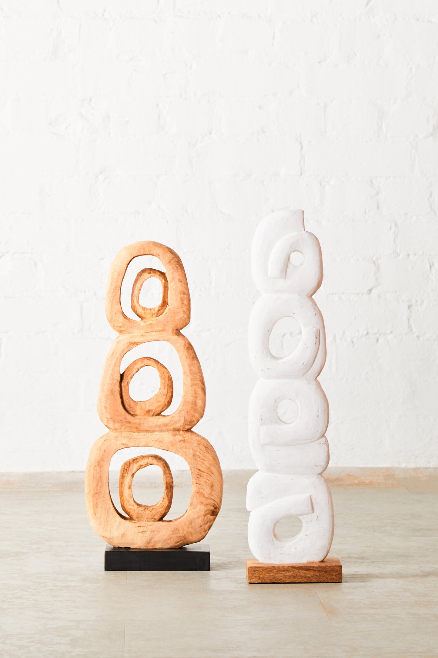 Luxe Decor White Mango Wood Ring Sculpture