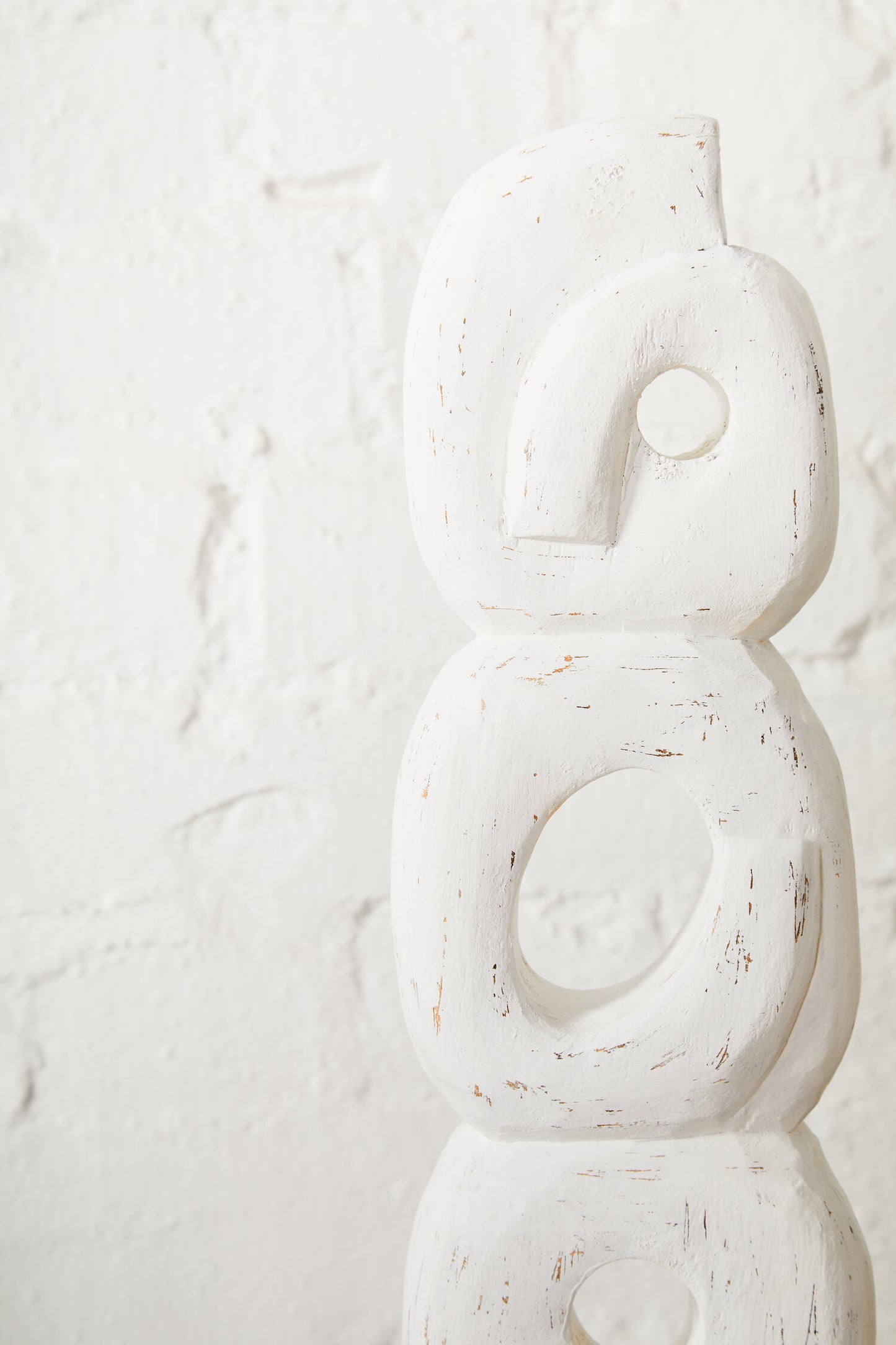 Luxe Decor White Mango Wood Ring Sculpture