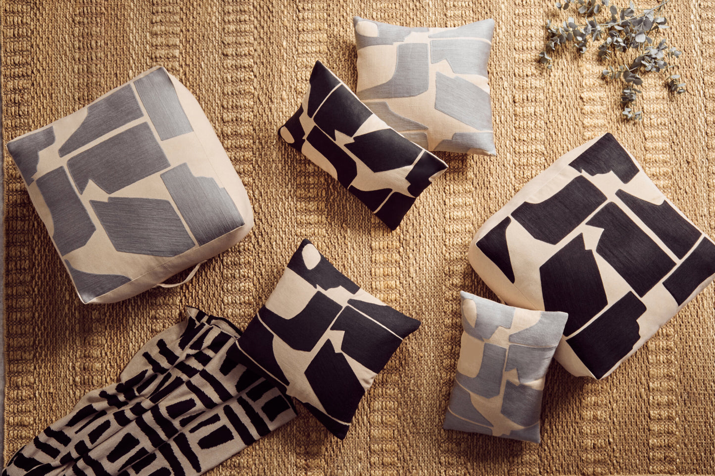 The Edit Natural Black Geometric Throw