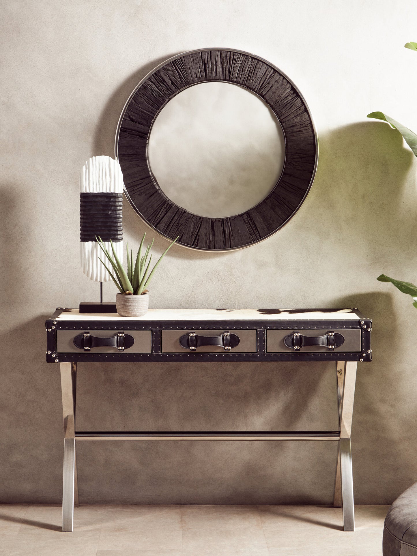 Luxe Decor Black and White Mango Wood Oblong Sculpture Ornament | Bali & Blue