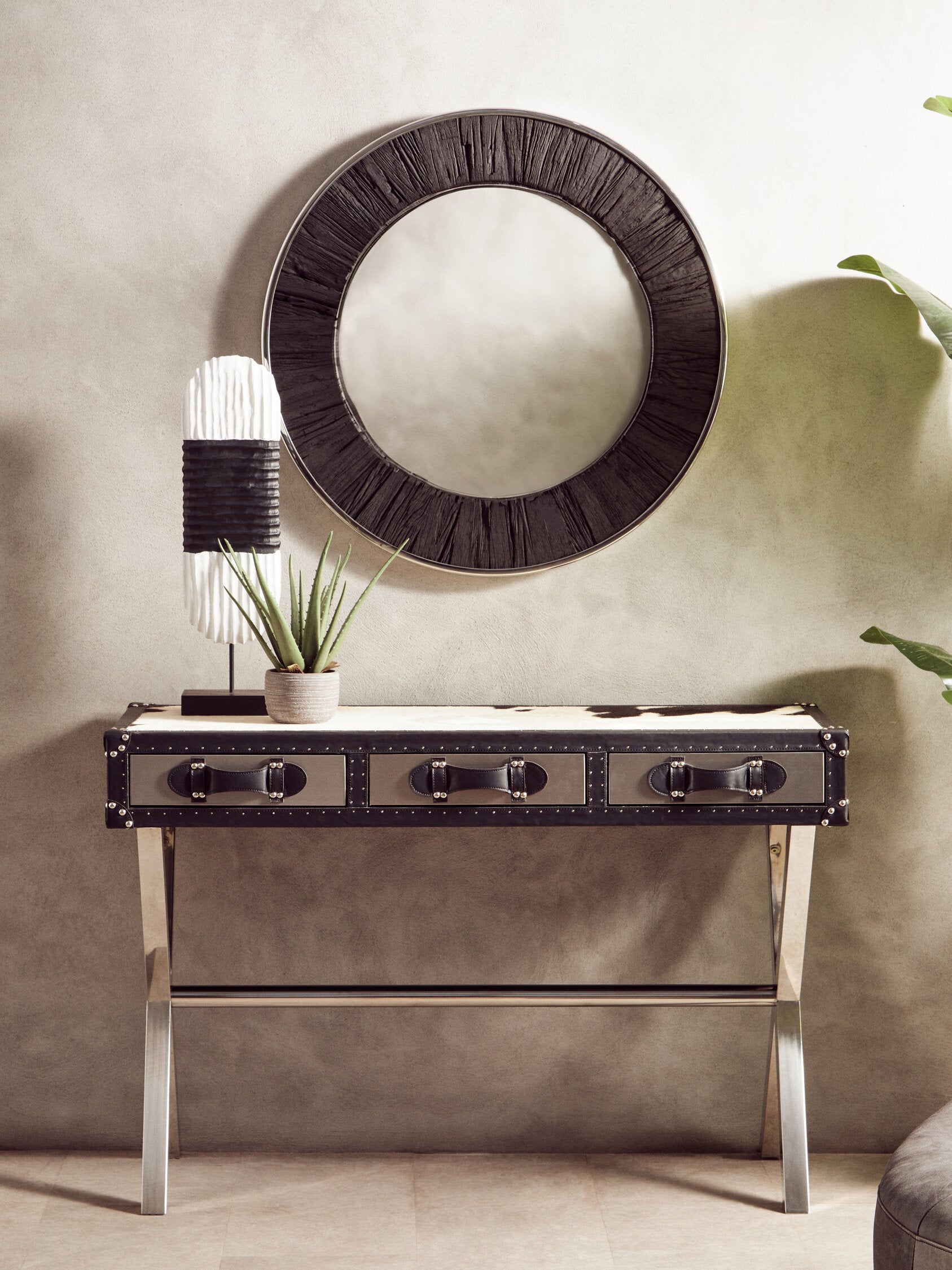 Luxe Decor Black and White Mango Wood Oblong Sculpture Ornament | Bali & Blue