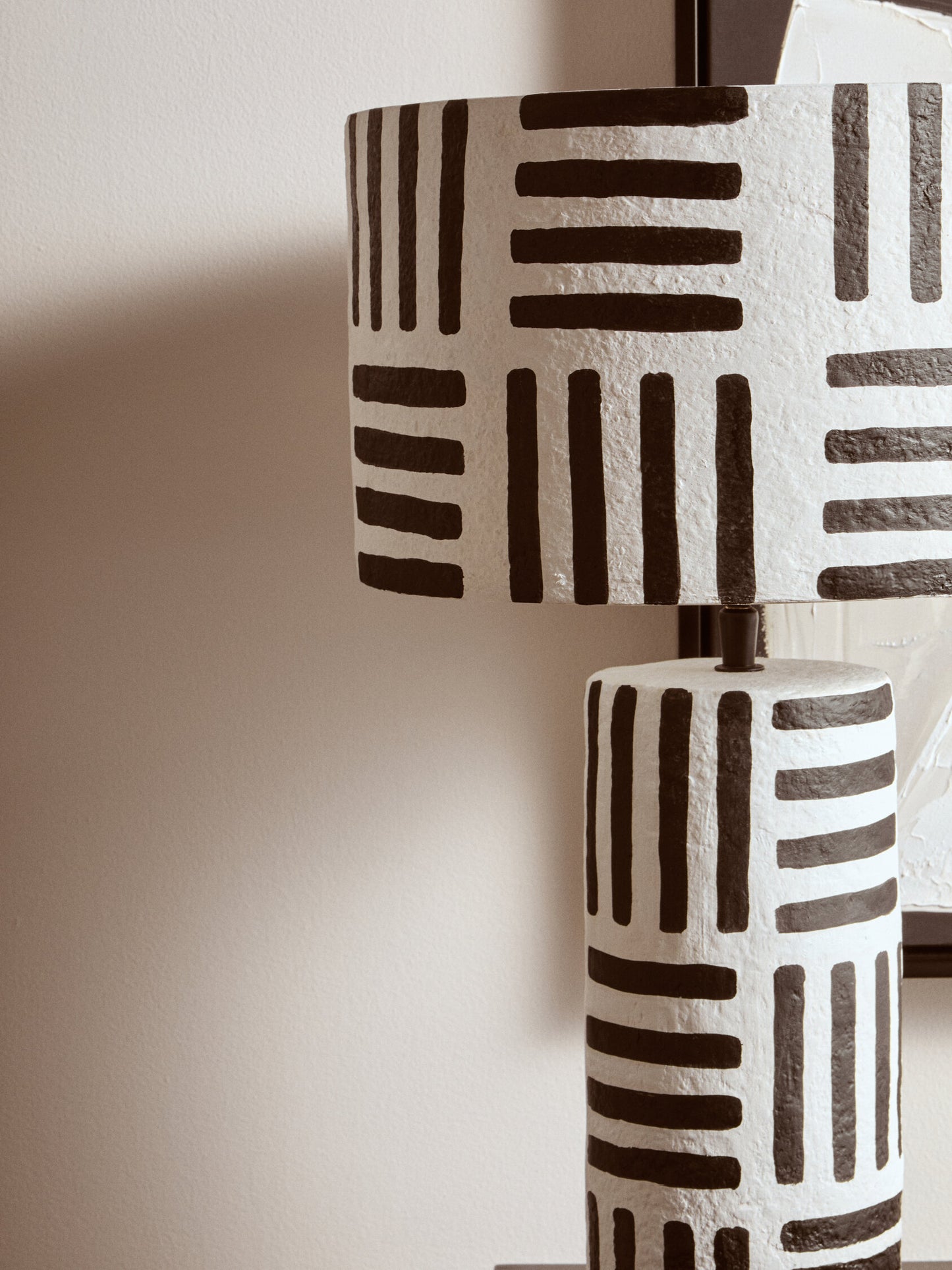 Mono Black White Geometric Papier Mache Table Lamp