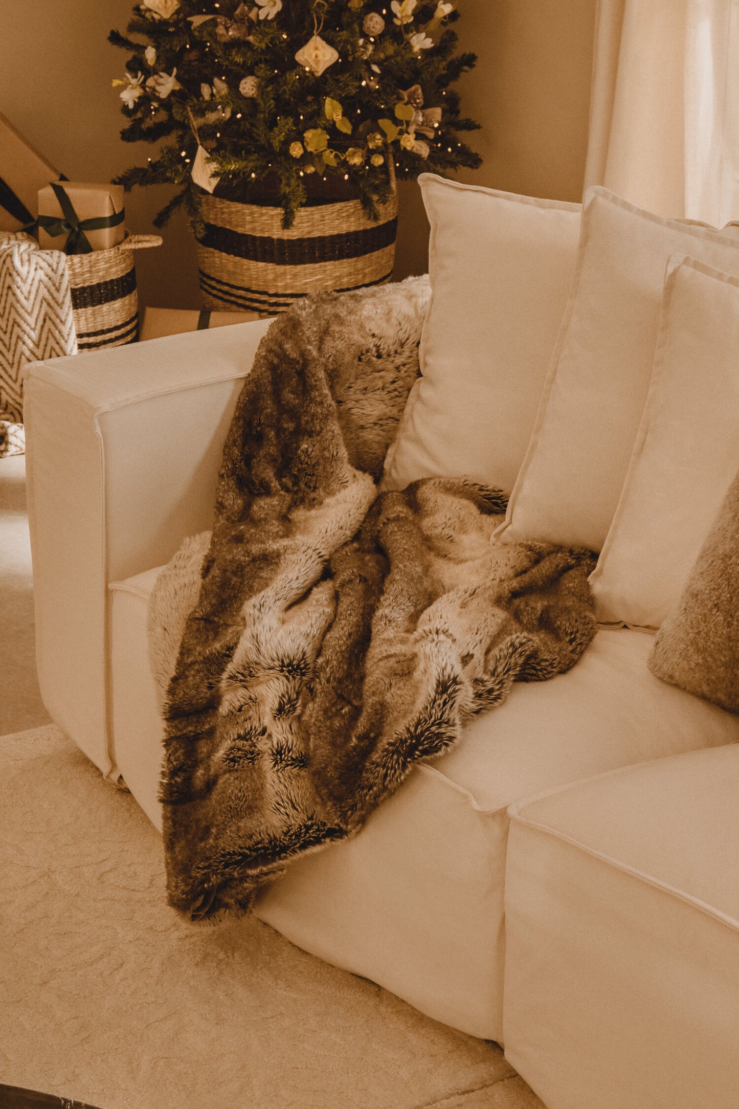 Nomad Lamina Mocha Ombre Fur Throw