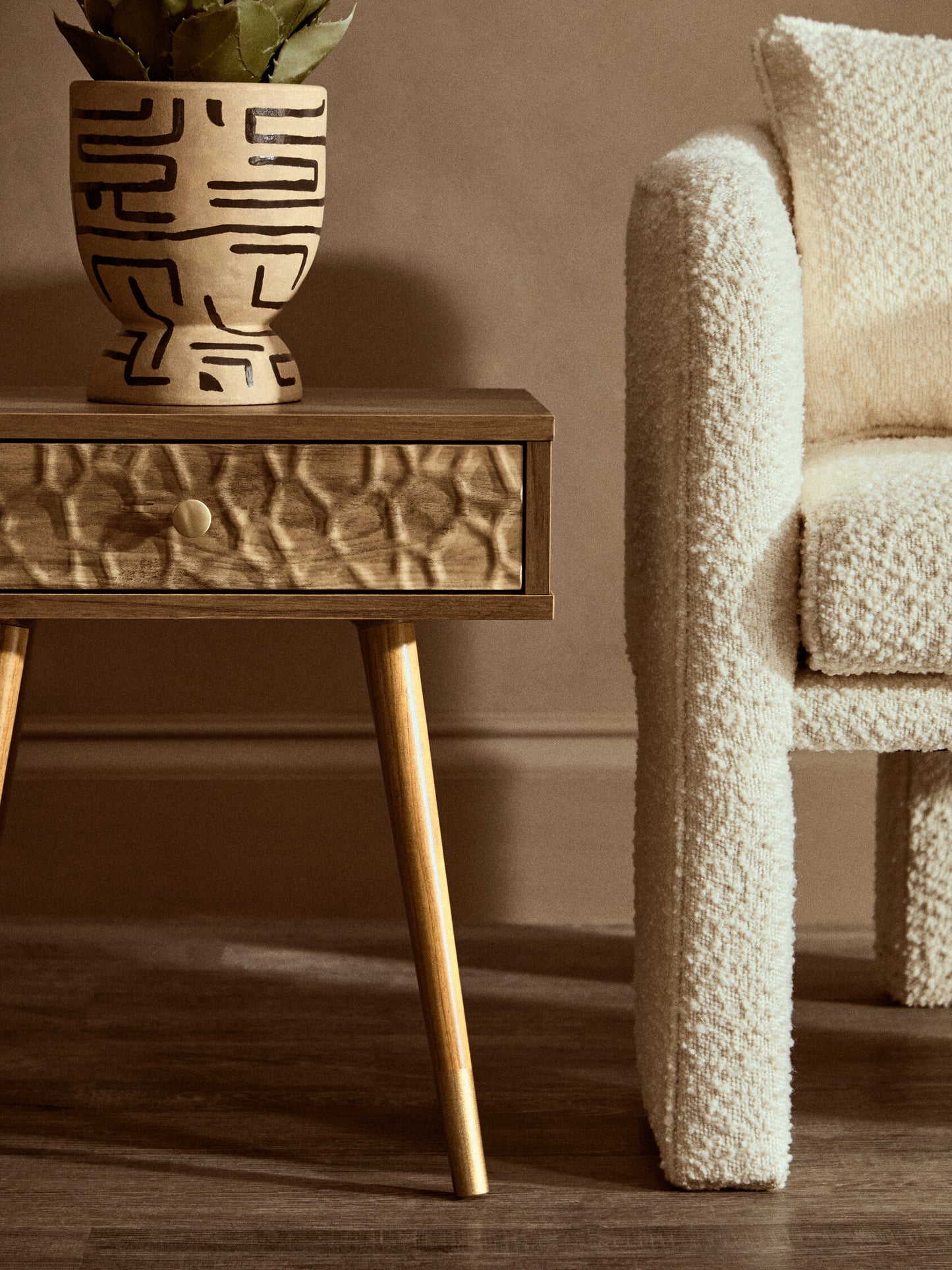 Oscar Wood Veneer Bedside Table with 1 Drawer